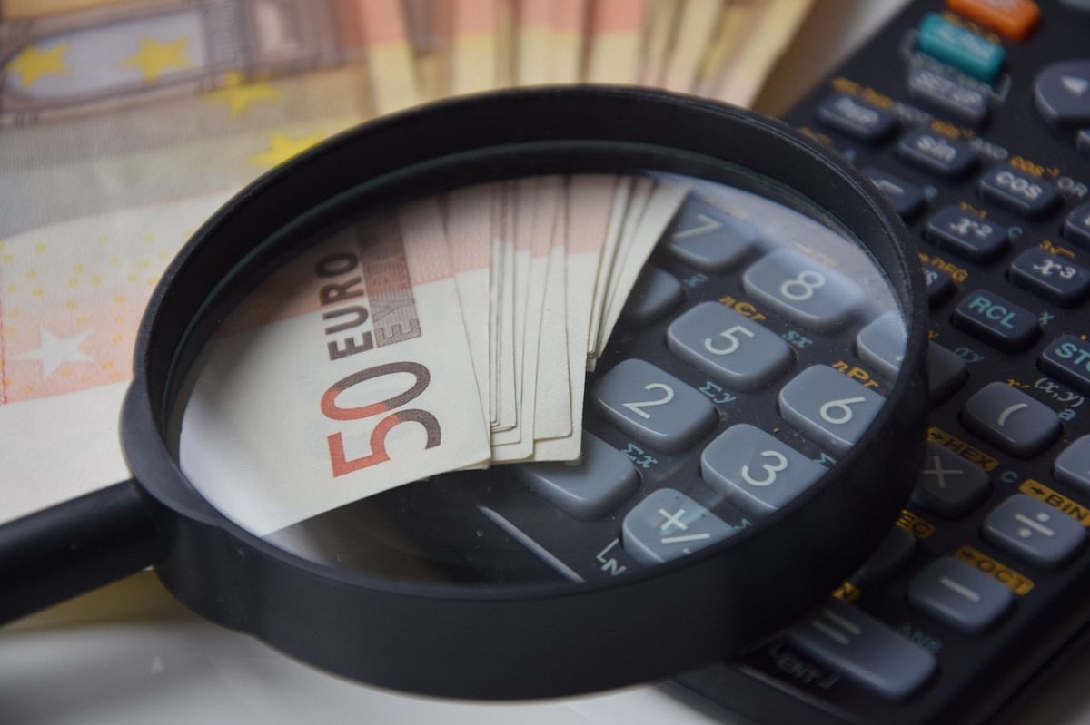 Cena ofertowa a transakcyjna nieruchomości zachodniopomorskich